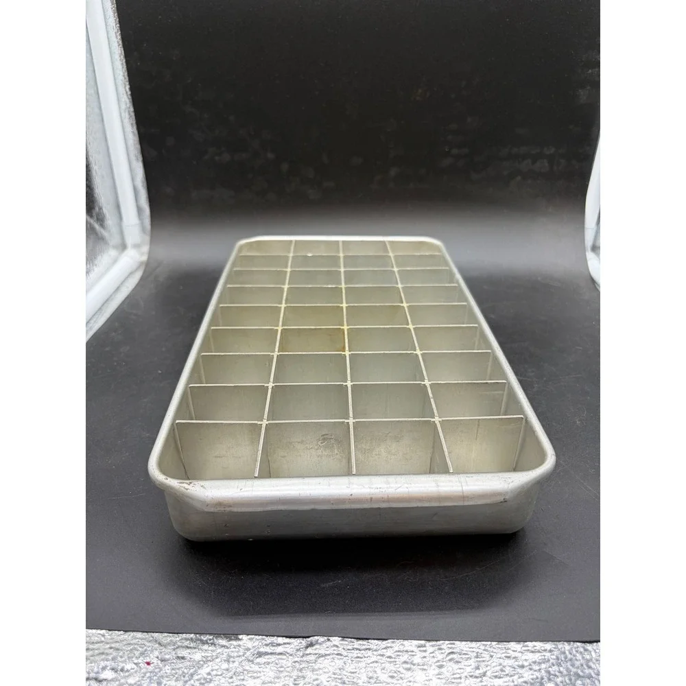 Unbranded vintage aluminum